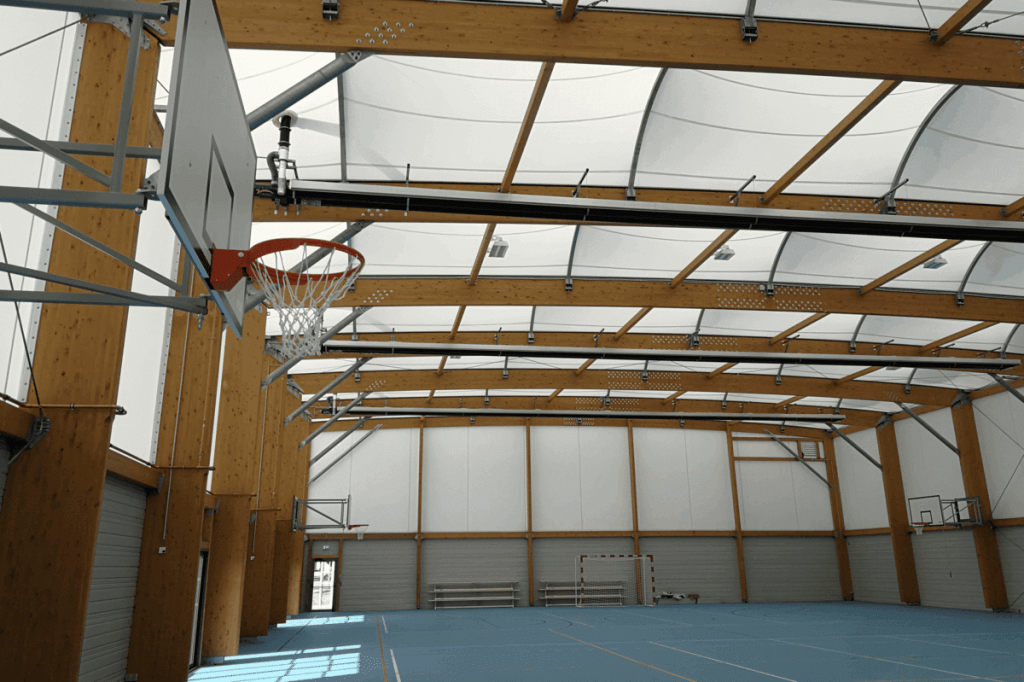 iConstruction d'un gymnase avec enveloppe textile