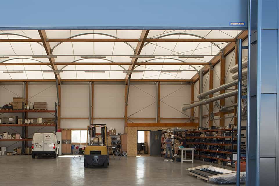 Industry: an improved work environment thanks to textile architecture