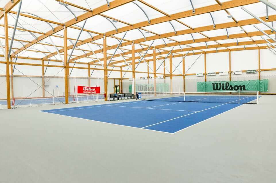 construction d'un tennis indoor a combourg- couverture textile construction bois 