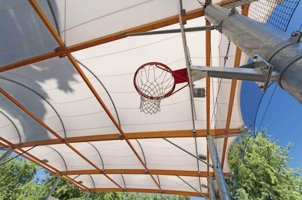 construction terrain de basket plein air couvert