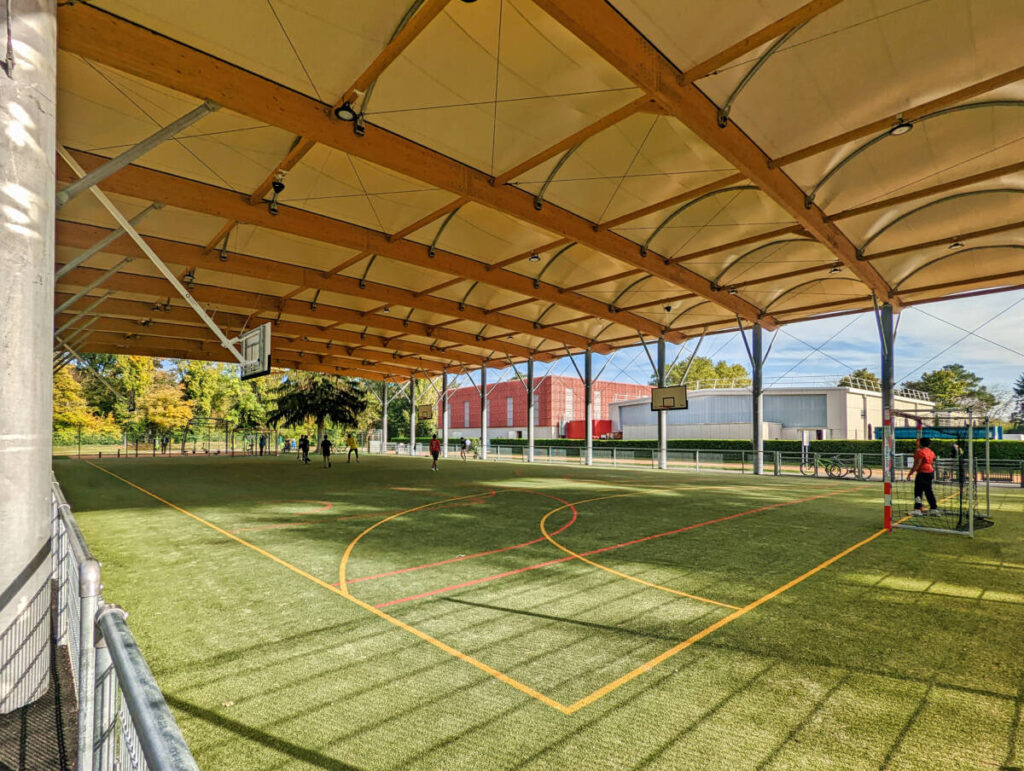 Construction of a preo canopy in textile membrane in Brignais (France)