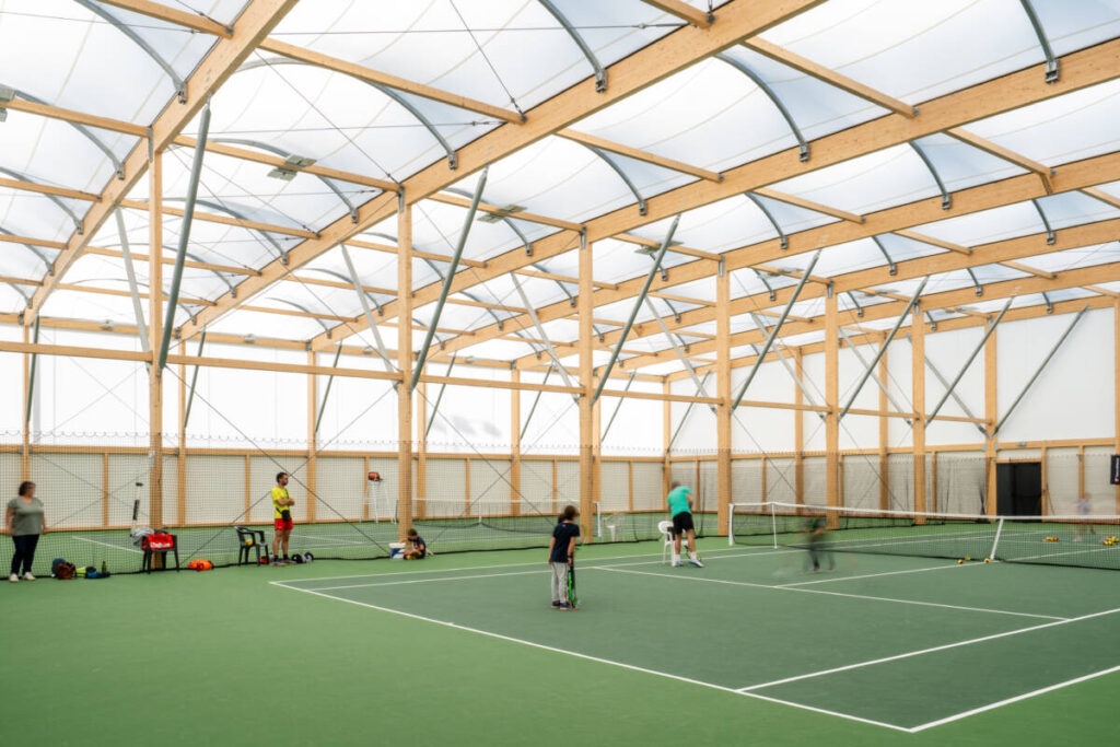 SMC2, constructor of a covered tennis in Ennezat (France)