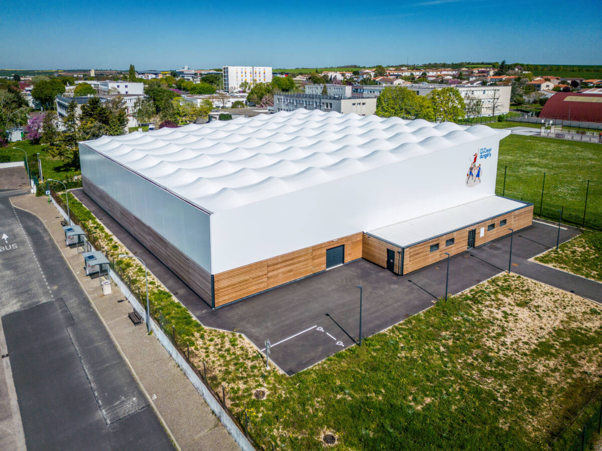 design and built of a sports hall in Saint Jean d'Angely, France