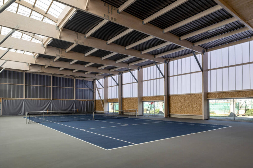 BUILDING OF A TENNIS HALL IN ASNIERES-SUR-SEINE (FRANCE)