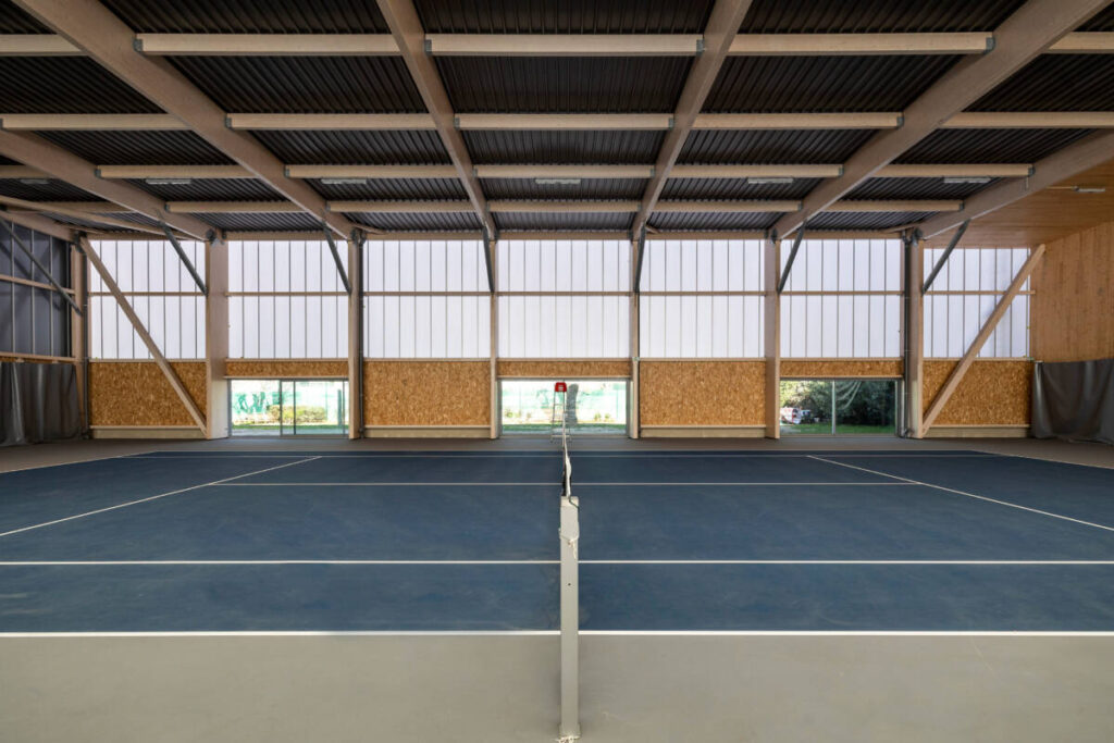 BUILDING OF A TENNIS HALL IN ASNIERES-SUR-SEINE (FRANCE)