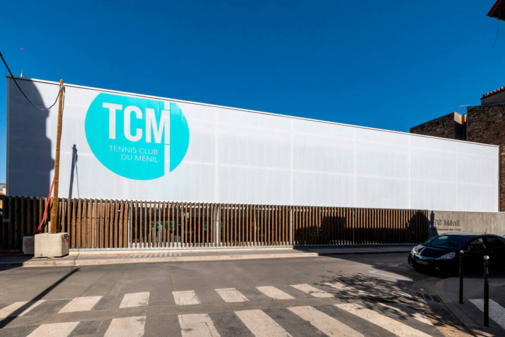BUILDING OF A TENNIS HALL IN ASNIERES-SUR-SEINE (FRANCE)