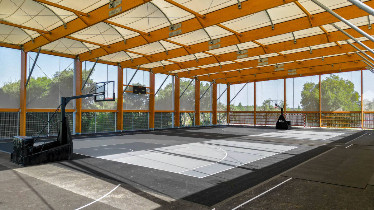 SMC2 is proud to have delivered this state-of-the-art sports canopy, contributing to high-level sports development in Méjannes-le-Clap.