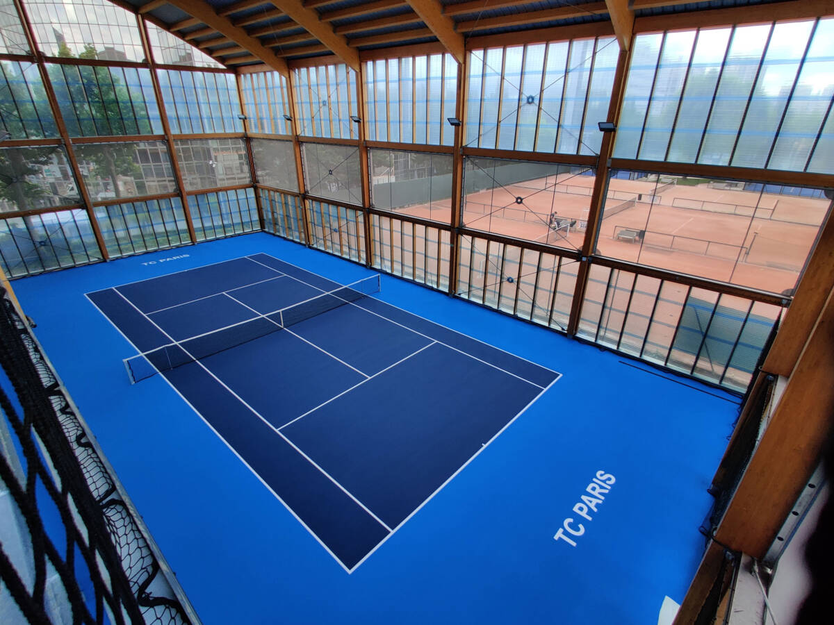 SMC2 built a two-storey sports complex for the Tennis Club de Paris in compliance with French Tennis Federation standards.