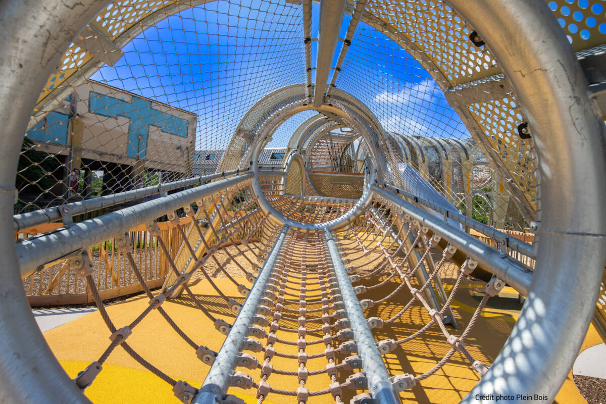 Construction of Caterpilou playground in Confluence