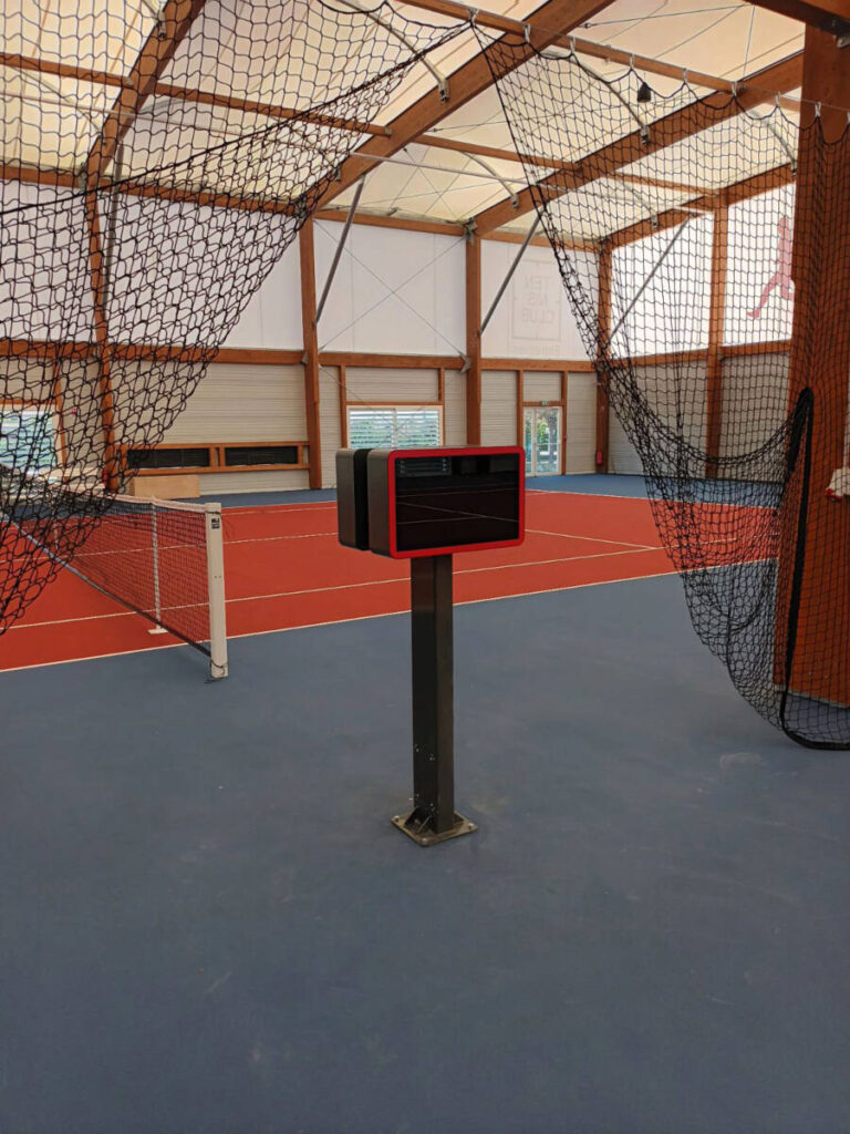 Construction of an innovative tennis complex in Entressen with digital reservation and access system Fit Arena by SCM2.