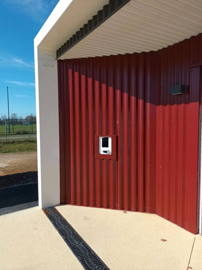 Construction of an innovative tennis complex in Entressen with digital reservation and access system Fit Arena by SCM2.