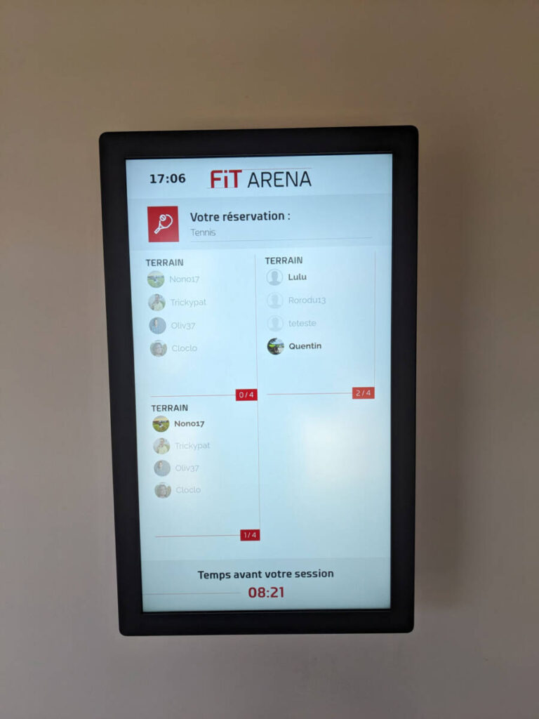 Construction of an innovative tennis complex in Entressen with digital reservation and access system Fit Arena by SCM2.