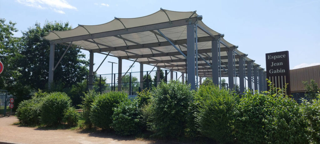 Construction de terrain de padel couvert géré par Fit Arena