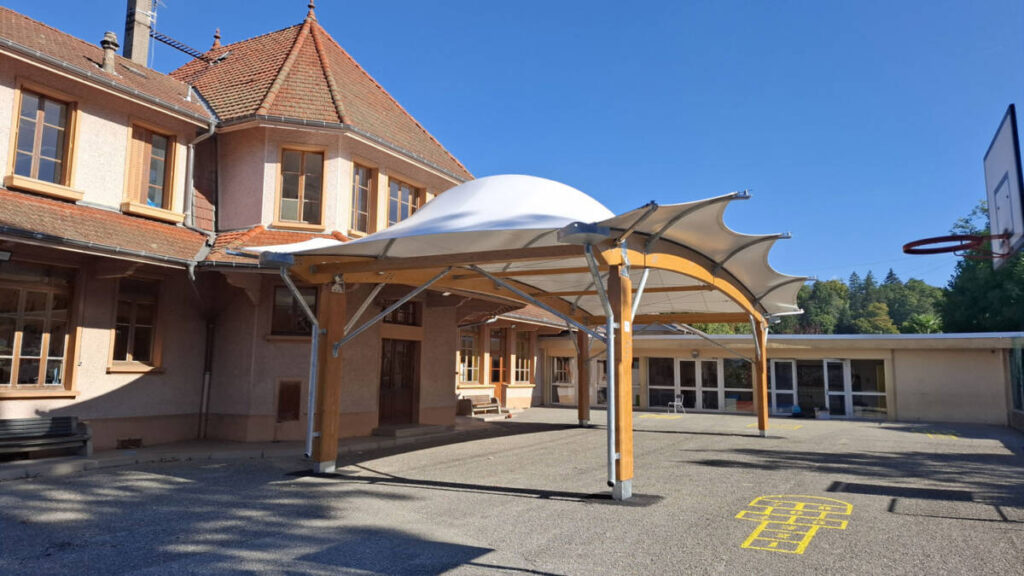 Construction of two school canopies in Aix-les-Bains in Frnace, fully compliant with regulations and designed for children.