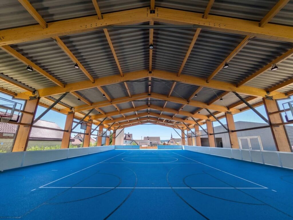 Sports canopy built by SMC2 on the grounds of the Ludwig-Uhland-Schule in Gärtringen